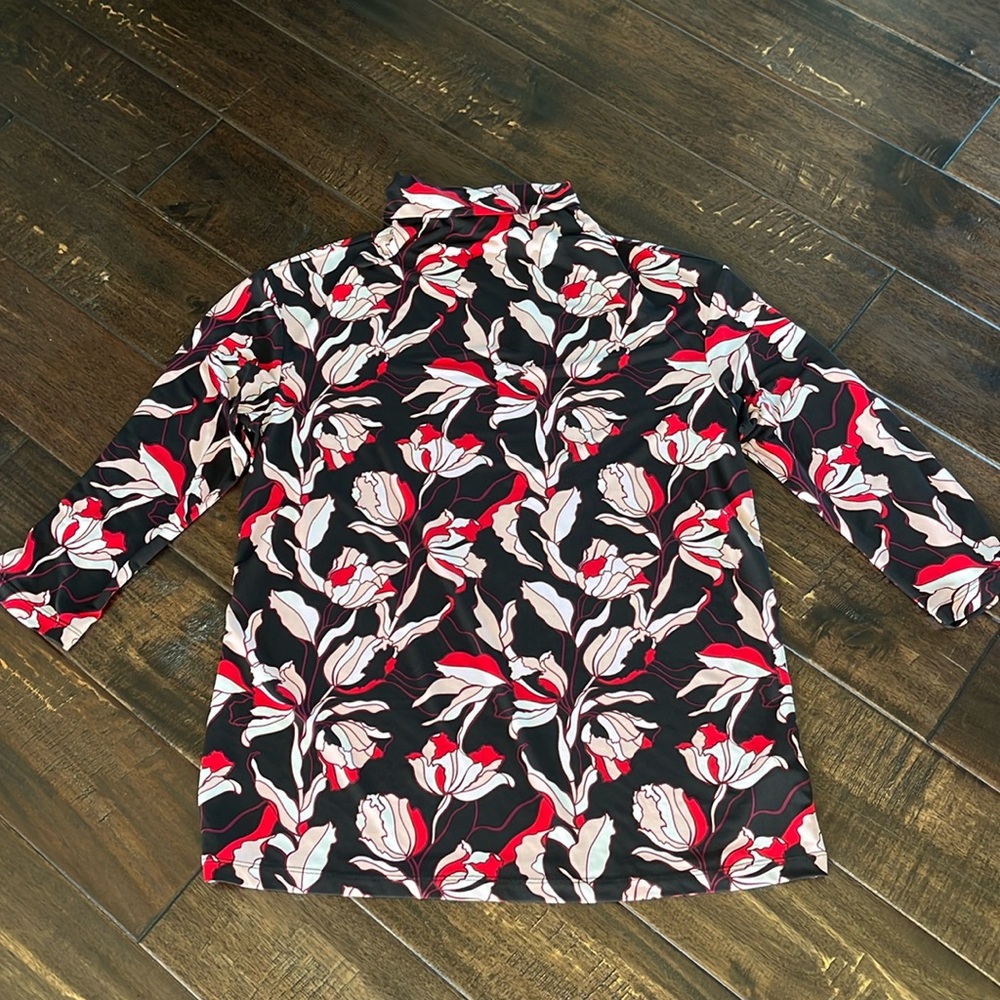 LIZ CLAIBORNE quarter sleeve blouse.